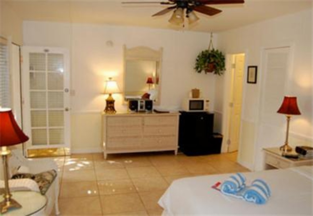 Deluxe King Room - Non-Smoking